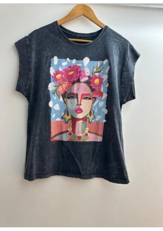 Frida t-paita LORIANE huom toimitus 11.9 alkavalla viikolla